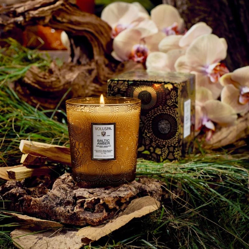 Voluspa Baltic Amber Classic Boxed Candle 60 timer