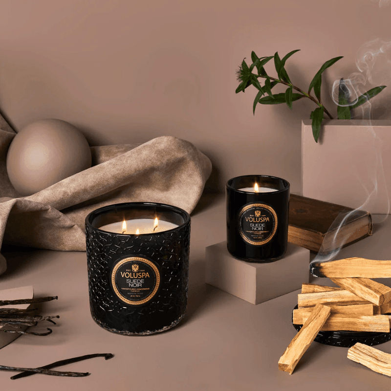Voluspa Suede Noir Classic Boxed Candle 60timer
