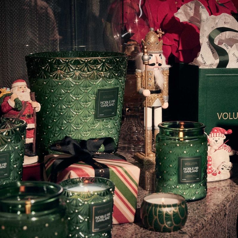 Voluspa Noble Fir Classic Boxed Candle 40timer